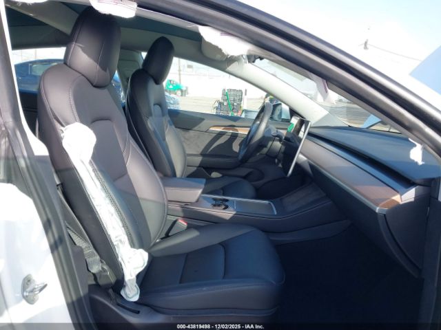 Tesla Model 3 Rear-wheel Drive Image 4