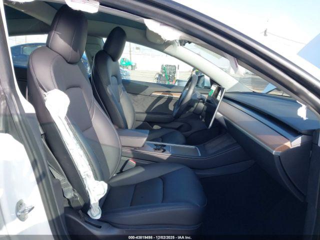 Tesla Model 3 Rear-wheel Drive Image 4