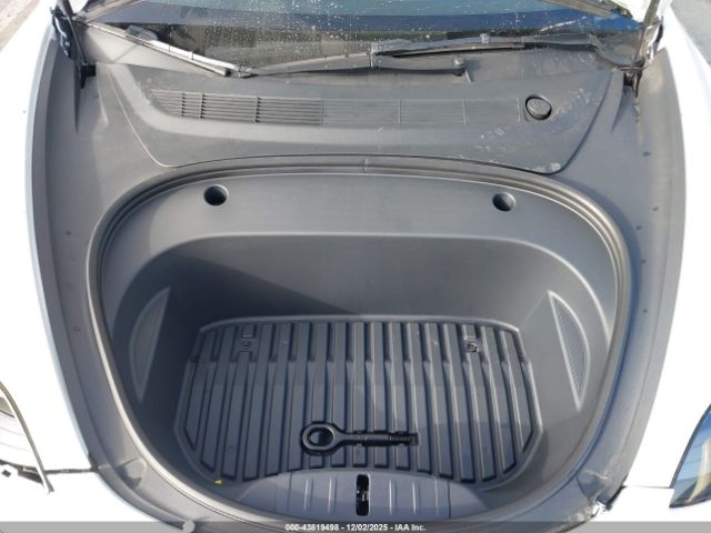 Tesla Model 3 Rear-wheel Drive Image 18