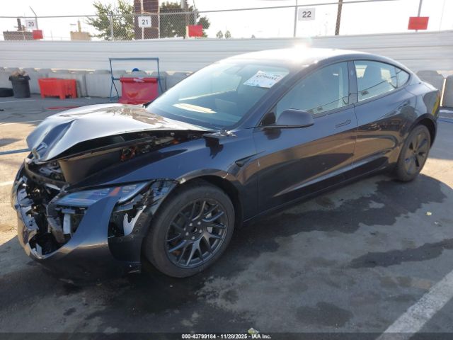 Tesla Model 3 Image 8