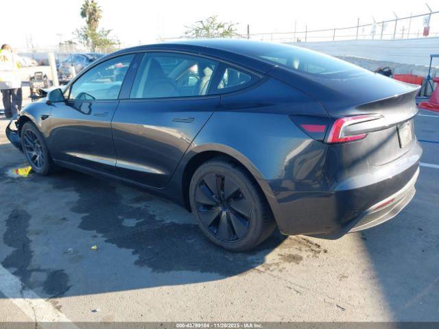 Tesla Model 3 Image 3