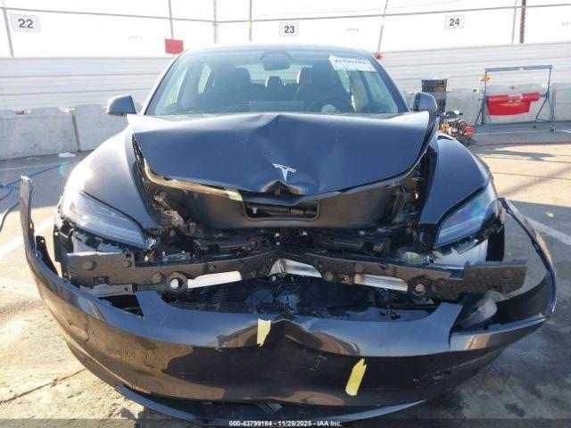 Tesla Model 3 Image 10