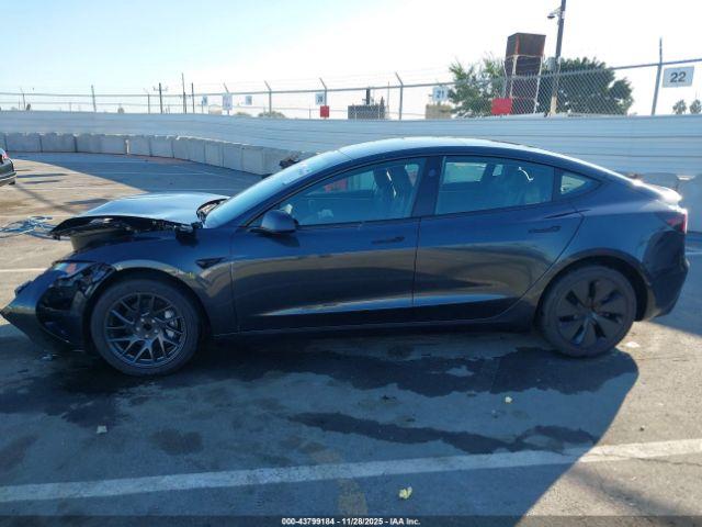 Tesla Model 3 Image 20
