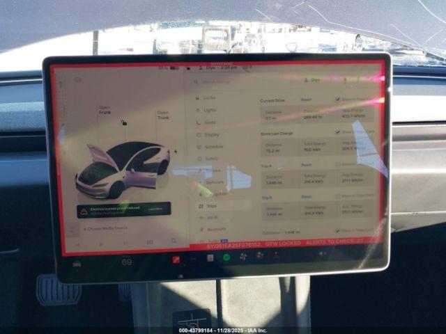 Tesla Model 3 Image 18