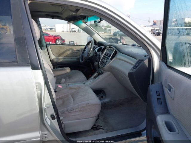 Toyota Highlander V6 Image 9