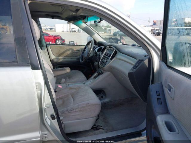 Toyota Highlander V6 Image 9