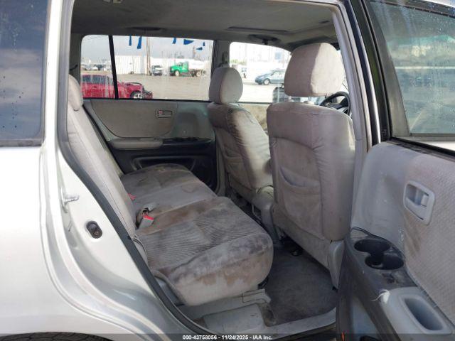 Toyota Highlander V6 Image 10