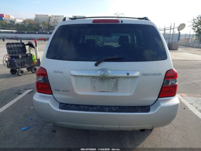 Toyota Highlander V6 Image 2