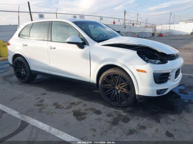  Salvage Porsche Cayenne