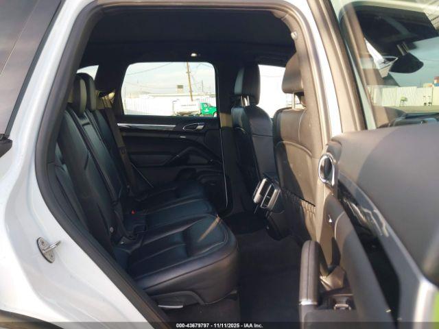 Porsche Cayenne Platinum Edition Image 3