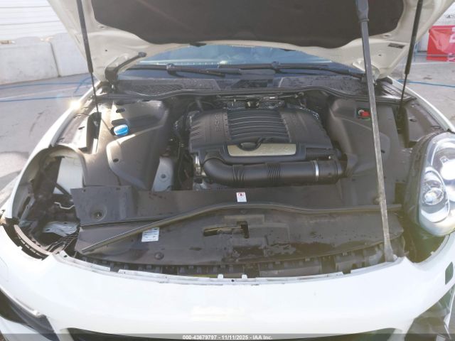 Porsche Cayenne Platinum Edition Image 8