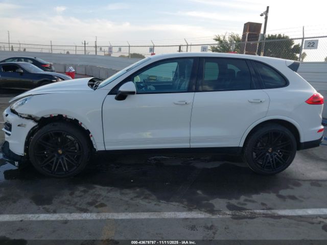 Porsche Cayenne Platinum Edition Image 14