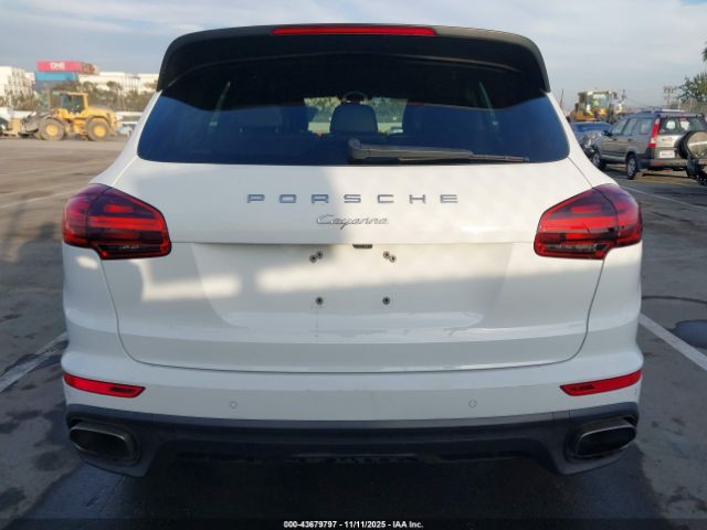 Porsche Cayenne Platinum Edition Image 11