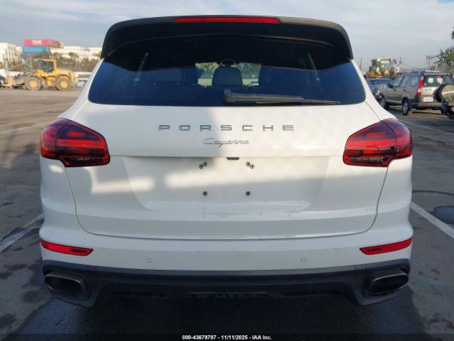 Porsche Cayenne Platinum Edition Image 11