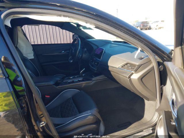 Cadillac CT4 V-series Blackwing Image 5