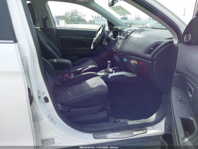 Mitsubishi Outlander Se Image 16