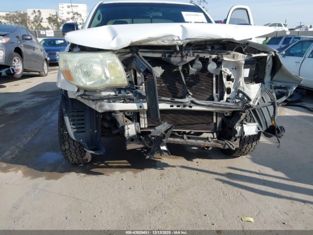 Toyota Tacoma Image 6