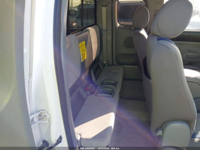 Toyota Tacoma Image 7