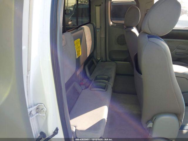 Toyota Tacoma Image 7