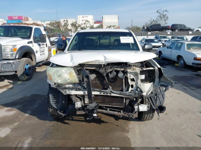 Toyota Tacoma Image 11