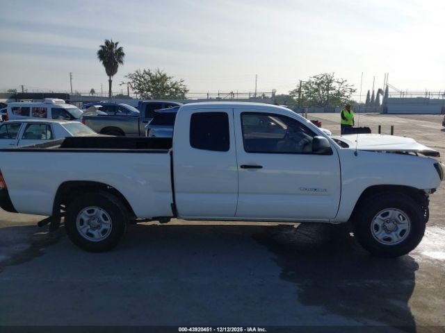 Toyota Tacoma Image 14