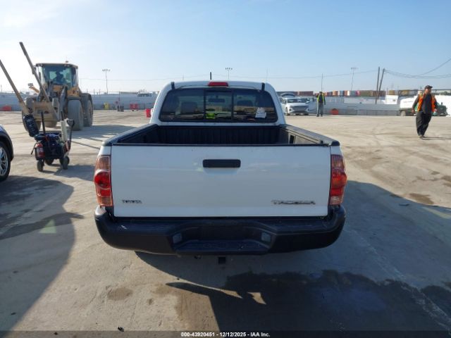 Toyota Tacoma Image 15