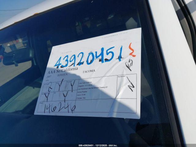 Toyota Tacoma Image 17