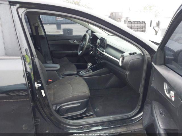 Kia Forte Lxs Image 10