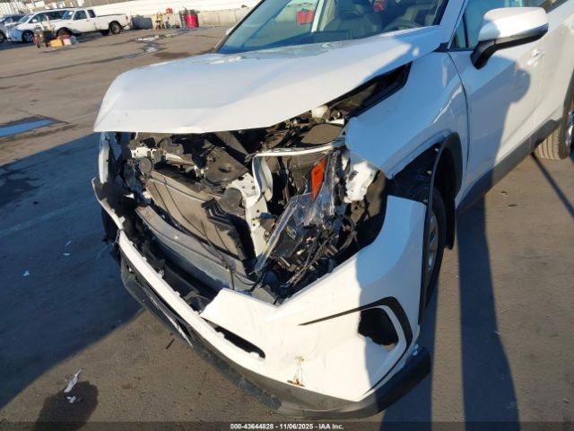 Toyota RAV4 Xle Premium Image 13