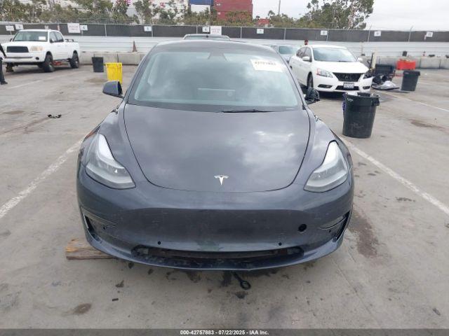 Tesla Model 3 Long Range Dual Motor All-wheel Drive Image 14