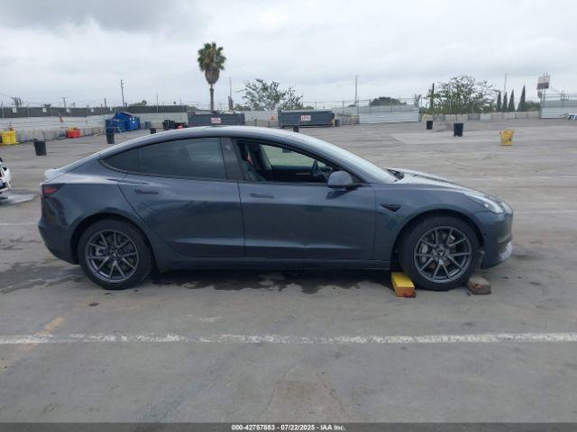 Tesla Model 3 Long Range Dual Motor All-wheel Drive Image 13
