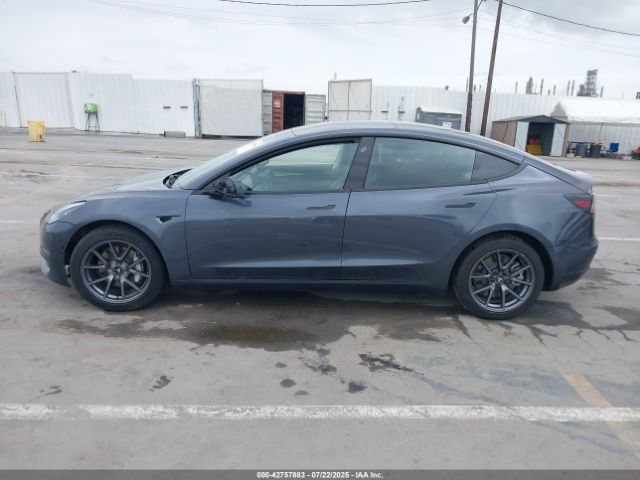 Tesla Model 3 Long Range Dual Motor All-wheel Drive Image 17