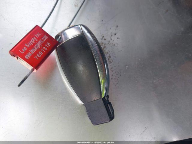 Mercedes-Benz E-Class Image 11