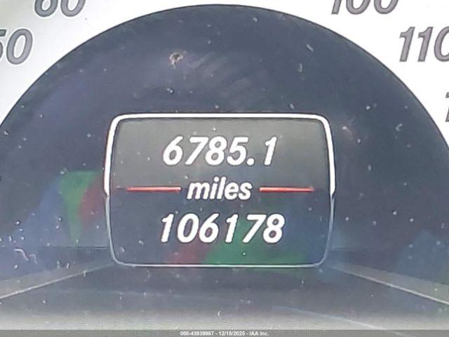 Mercedes-Benz C-Class Sport Image 3