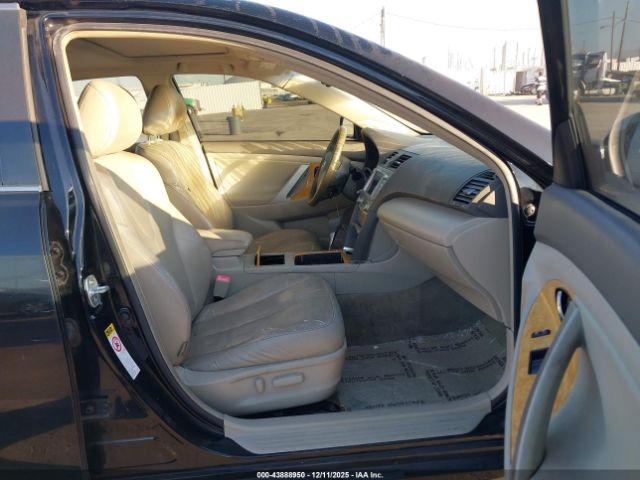 Toyota Camry Xle V6 Image 4