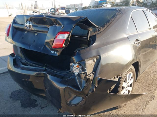 Toyota Camry Xle V6 Image 6