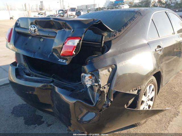 Toyota Camry Xle V6 Image 6