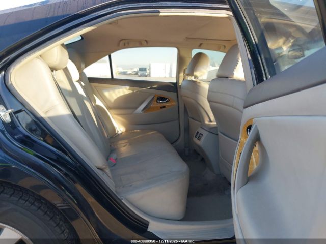 Toyota Camry Xle V6 Image 13