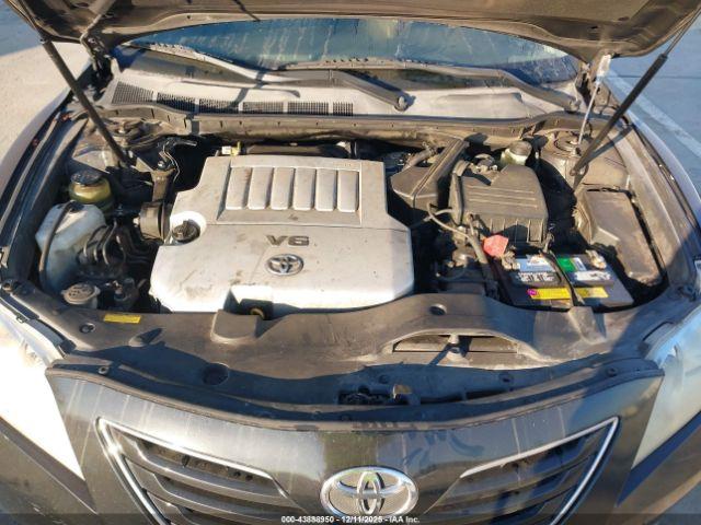 Toyota Camry Xle V6 Image 16