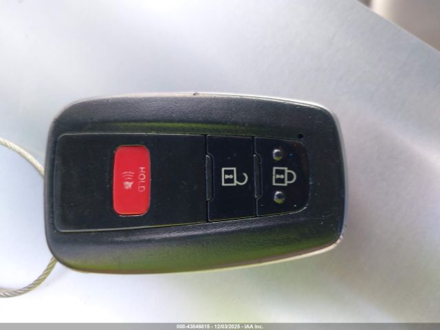 Toyota RAV4 Xle Premium Image 20