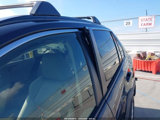 Toyota RAV4 Xle Premium Image 11