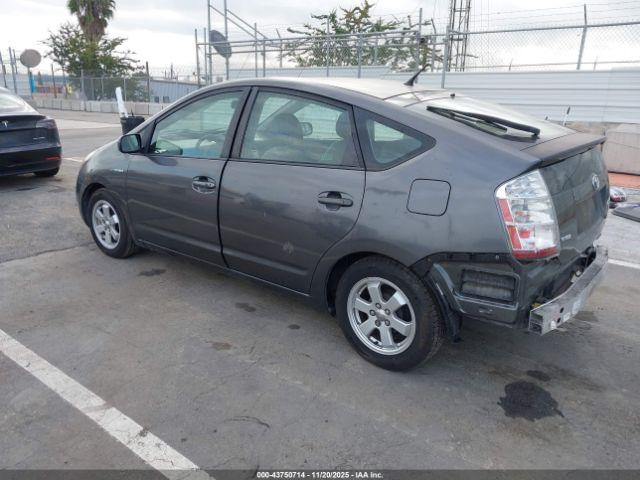 Toyota Prius Image 8