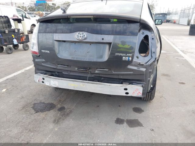 Toyota Prius Image 11