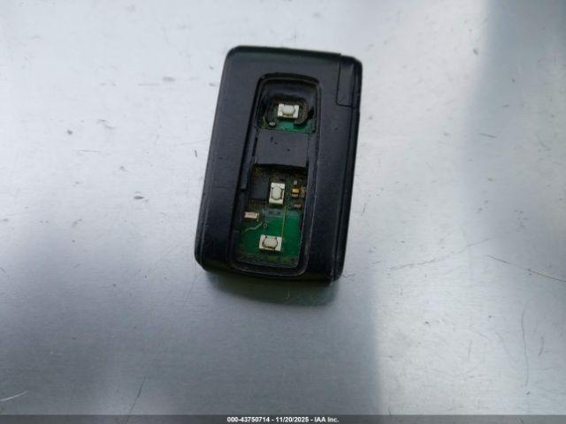 Toyota Prius Image 14