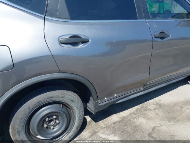 Nissan Rogue S Image 6