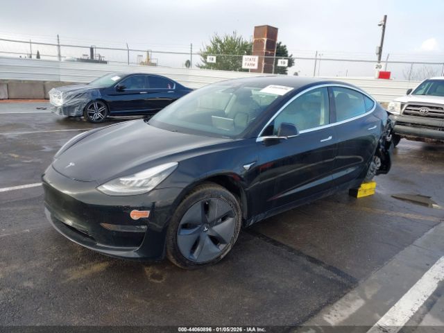 Tesla Model 3 Long Range Image 16