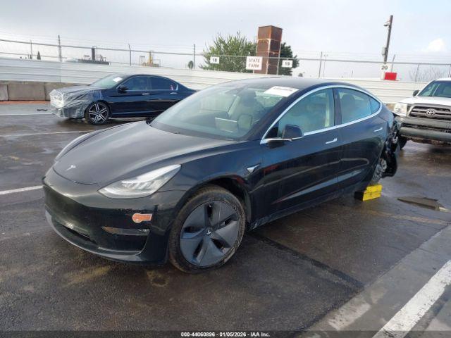 Tesla Model 3 Long Range Image 16