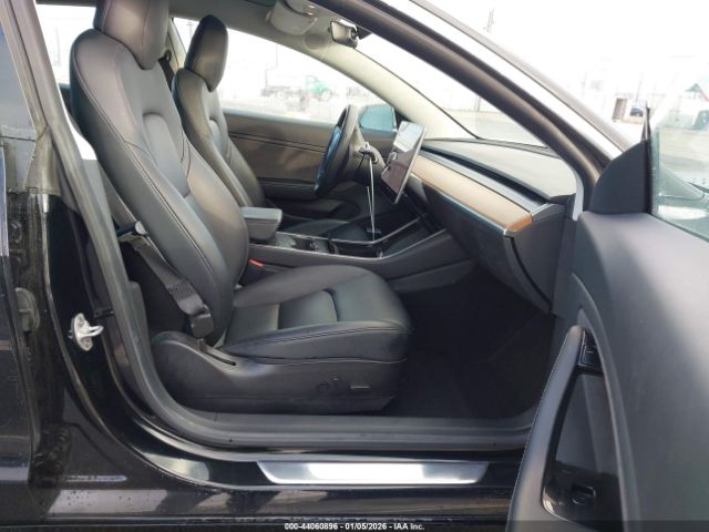 Tesla Model 3 Long Range Image 14