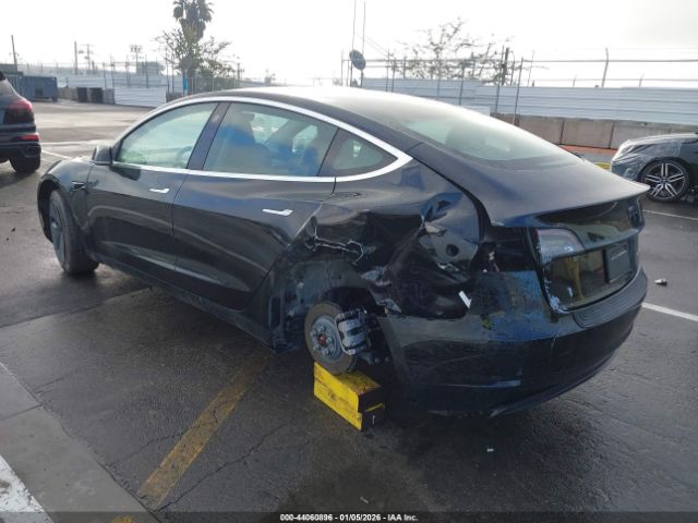 Tesla Model 3 Long Range Image 17