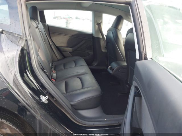 Tesla Model 3 Long Range Image 12